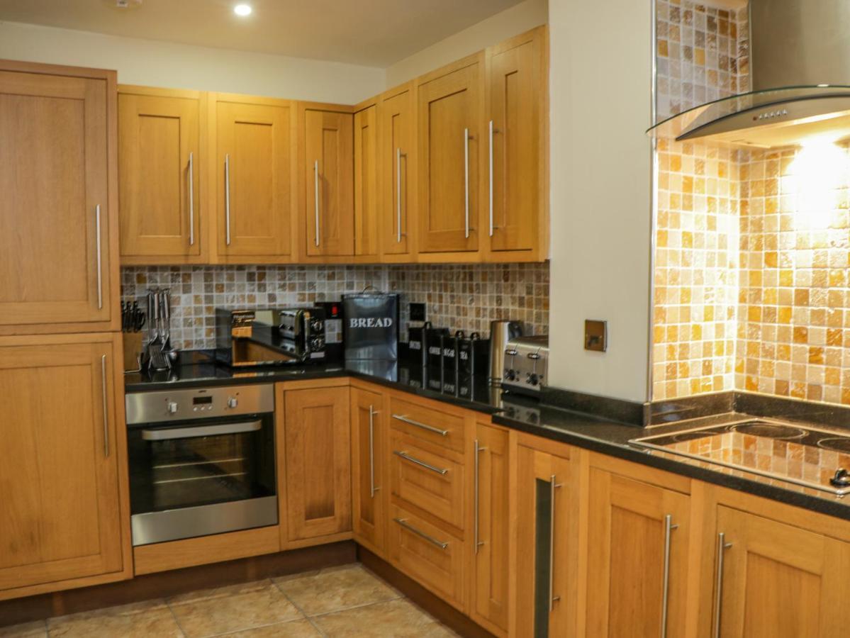 Apartment 6 Γουίτμπι Εξωτερικό φωτογραφία