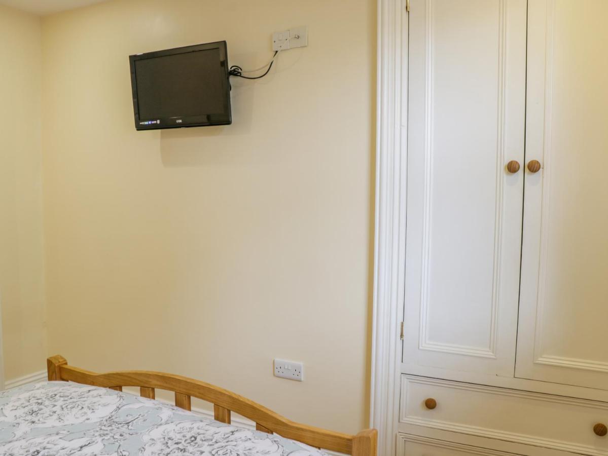 Apartment 6 Γουίτμπι Εξωτερικό φωτογραφία