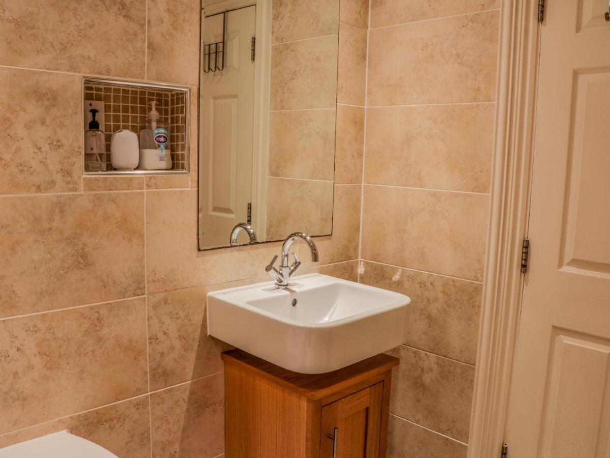 Apartment 6 Γουίτμπι Εξωτερικό φωτογραφία